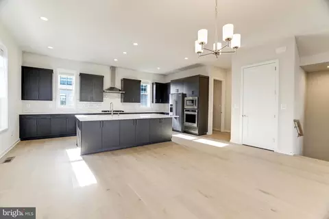 Kitchen - 19847 Harrison Trace Ter, Ashburn, VA 20147 photo 2 of 8