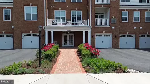 21022 Rocky Knoll Sq #305, Ashburn, VA 20147