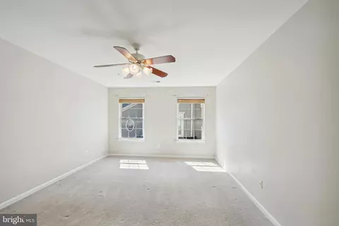 Bedroom - 43420 Edgecliff Ter, Ashburn, VA 20147 photo 1 of 4