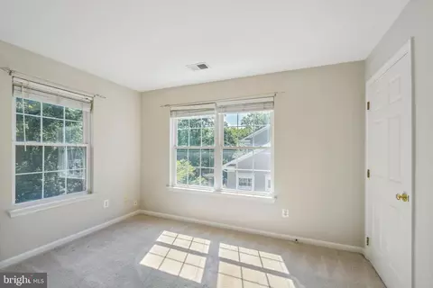 Bedroom - 43420 Edgecliff Ter, Ashburn, VA 20147 photo 4 of 4