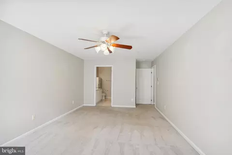 Bedroom - 43420 Edgecliff Ter, Ashburn, VA 20147 photo 2 of 4