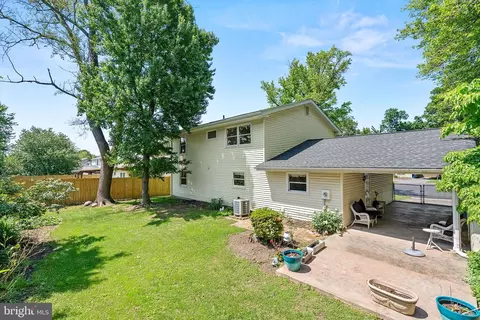 Exterior - 1608 E Jefferson Ct, Sterling, VA 20164 photo 4 of 7
