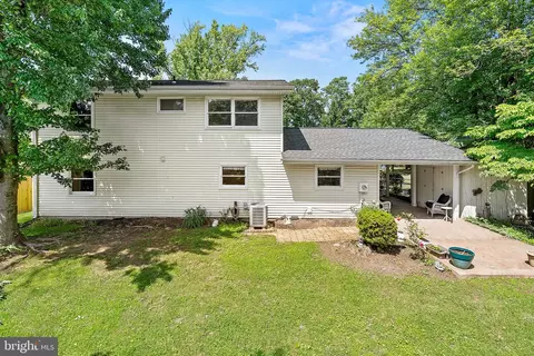 Exterior - 1608 E Jefferson Ct, Sterling, VA 20164 photo 3 of 7