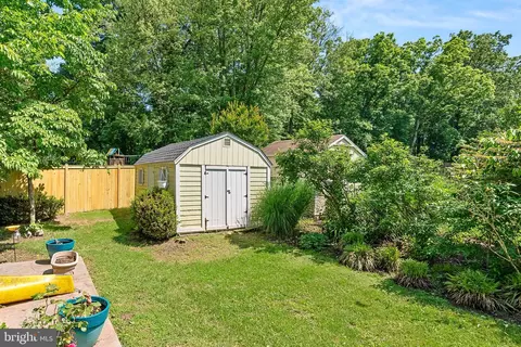 Exterior - 1608 E Jefferson Ct, Sterling, VA 20164 photo 6 of 7