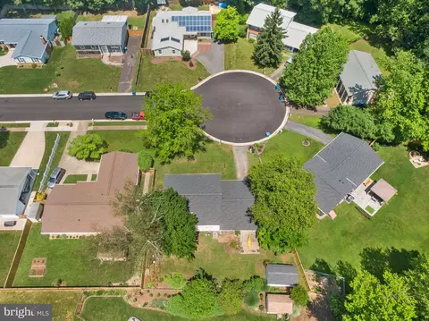 View/Area - 1608 E Jefferson Ct, Sterling, VA 20164 photo 3 of 6