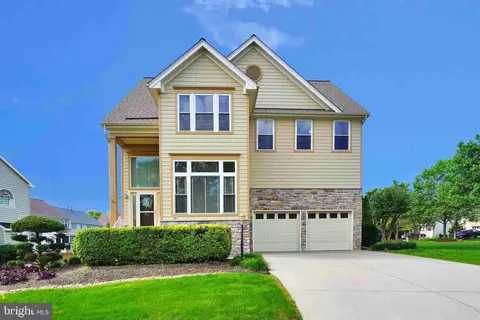 25304 Herring Creek Dr, Chantilly, VA 20152