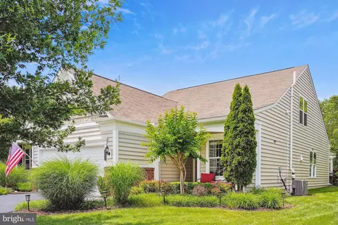 20690 Golden Ridge Dr, Ashburn, VA 20147