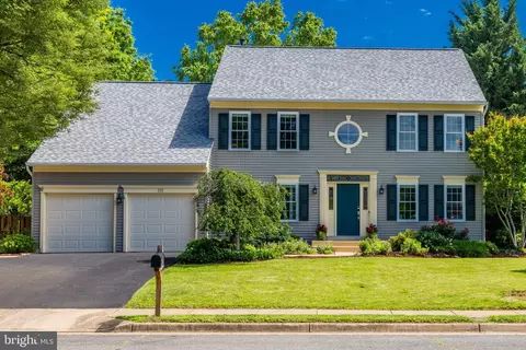 212 Foxborough Dr SW, Leesburg, VA 20175
