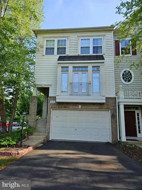 24704 Clock Tower Sq, Aldie, VA 20105