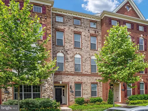 43168 Luttrell Sq, Ashburn, VA 20148