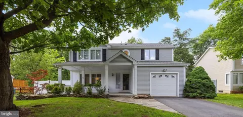 352 Samantha Dr, Sterling, VA 20164