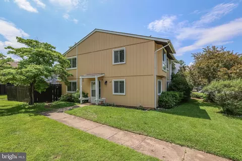 266 N Cottage Rd, Sterling, VA 20164