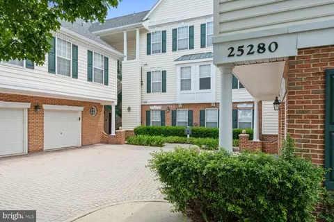 25280 Lake Shore Sq #301, Chantilly, VA 20152