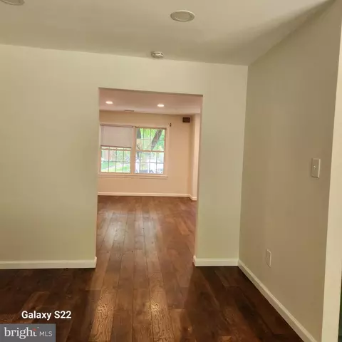 Entry Way - 203 Summers Ct, Sterling, VA 20164 photo 1 of 3
