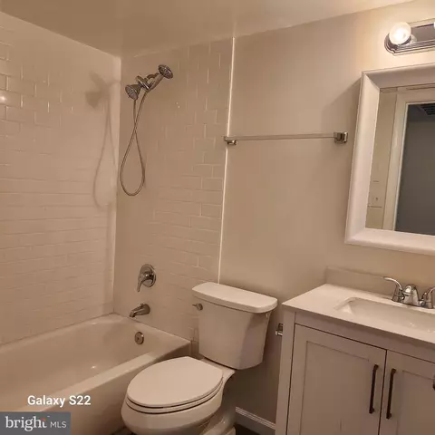 Bath - 203 Summers Ct, Sterling, VA 20164 photo 3 of 4