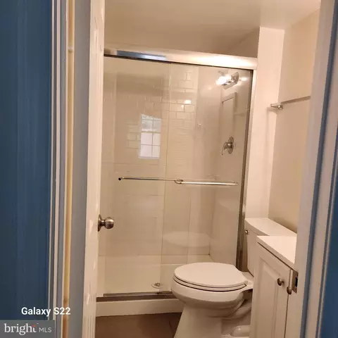 Bath - 203 Summers Ct, Sterling, VA 20164 photo 2 of 4