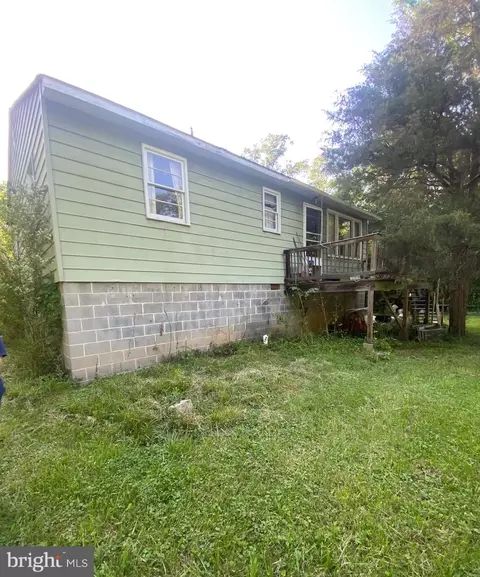 20469 Broad Run Dr, Sterling, VA 20165