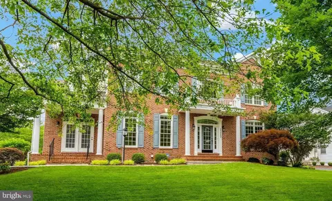 25069 Gazelle Ct, Chantilly, VA 20152