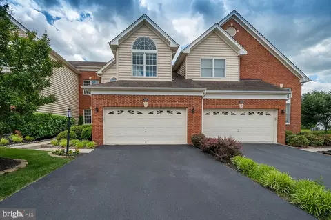 22883 N Brown Sq, Ashburn, VA 20148