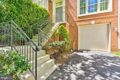 43003 Golf View Dr, Chantilly, VA 20152 photo 3