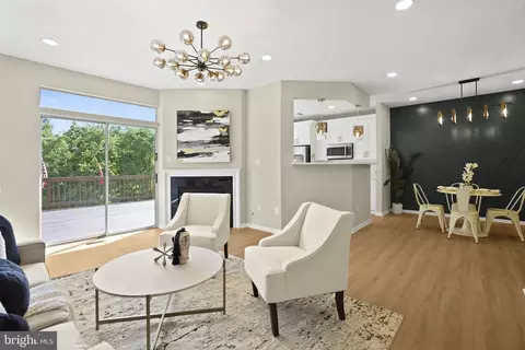 44198 Mossy Brook Sq, Ashburn, VA 20147