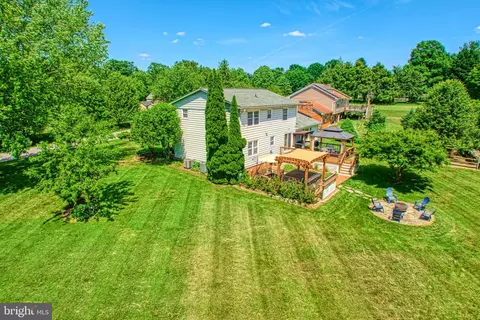 17650 Madison Ave, Hamilton, VA 20158