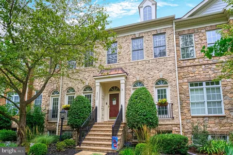 43602 Canal Ford Ter, Leesburg, VA 20176