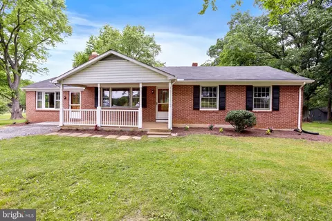37820 Legard Farm Rd, Hillsboro, VA 20132