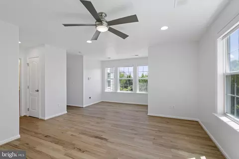 41876 Dublane Pl, Ashburn, VA 20148 photo 29