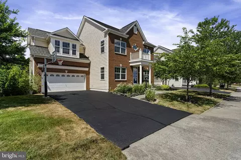 41876 Dublane Pl, Ashburn, VA 20148 photo 3