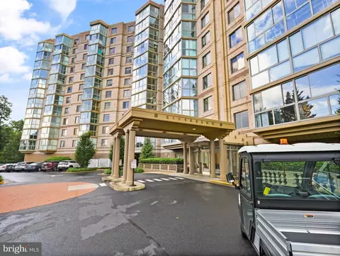 19385 Cypress Ridge Ter #909, Leesburg, VA 20176