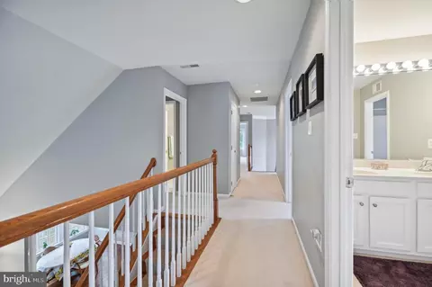 21955 Traction Pl, Sterling, VA 20164 photo 18