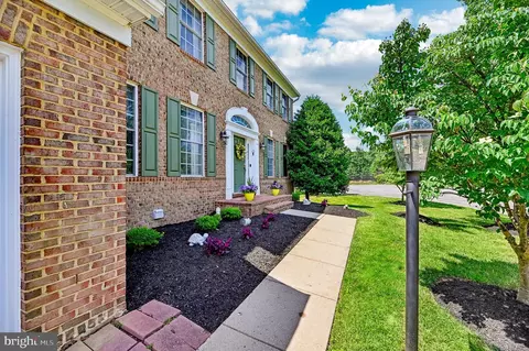 21955 Traction Pl, Sterling, VA 20164 photo 4