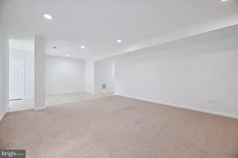 21955 Traction Pl, Sterling, VA 20164 photo 32