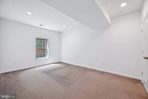 21955 Traction Pl, Sterling, VA 20164 photo 38