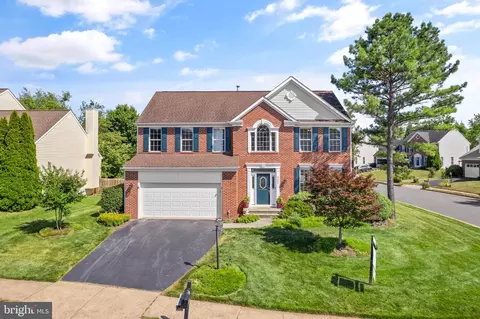 47355 Westwood Pl, Sterling, VA 20165