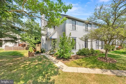 1 Aldridge Ct, Sterling, VA 20165