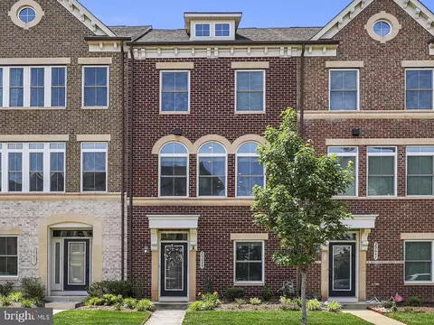 20649 Duxbury Ter, Ashburn, VA 20147