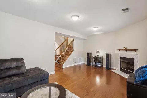 20403 Baseline Ter, Ashburn, VA 20147 photo 8
