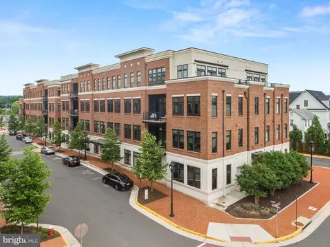 4 Stationmaster St SE #301, Leesburg, VA 20175