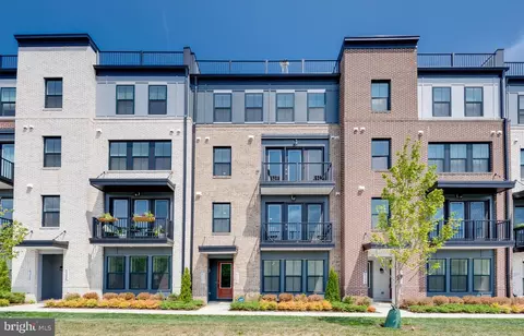 43260 Farringdon Sq, Ashburn, VA 20147