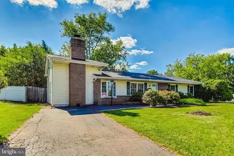 303 E Gordon St, Sterling, VA 20164 photo 3