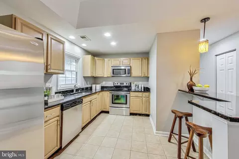 303 E Gordon St, Sterling, VA 20164 photo 10