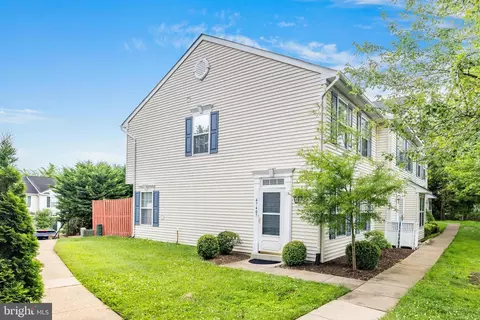 47407 Middle Bluff Pl, Sterling, VA 20165
