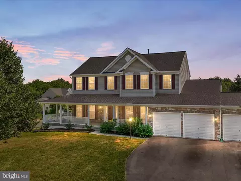 300 Swan Point Ct, Purcellville, VA 20132