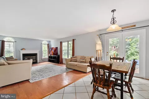 Dining - 17558 Deavers Ct, Hamilton, VA 20158 photo 2 of 2
