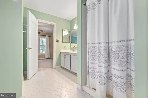 Entry Way - 17558 Deavers Ct, Hamilton, VA 20158 photo 2 of 2