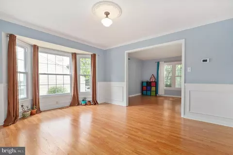 Living - 17558 Deavers Ct, Hamilton, VA 20158 photo 1 of 4