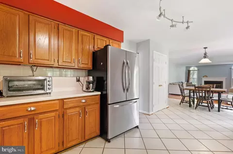 Kitchen - 17558 Deavers Ct, Hamilton, VA 20158 photo 5 of 5