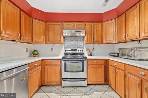 Kitchen - 17558 Deavers Ct, Hamilton, VA 20158 photo 4 of 5